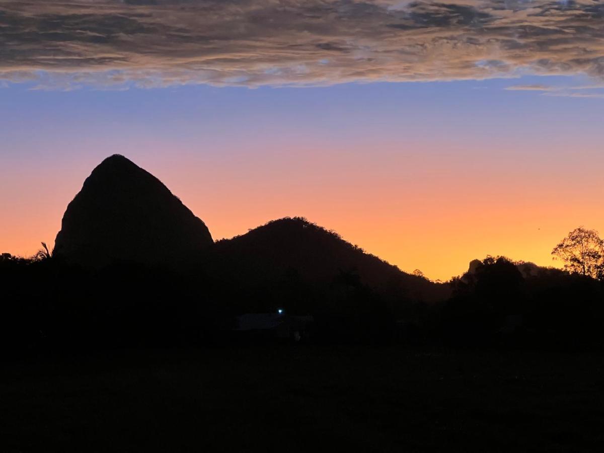 Ark Accommodation Glass House Mountains Exterior foto